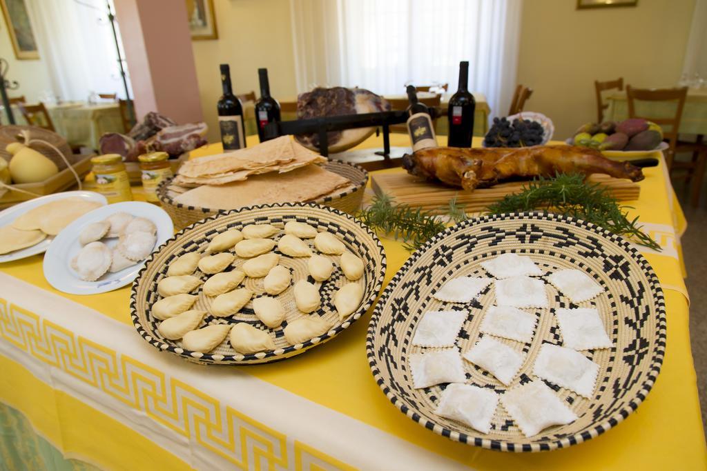 Hotel Grillo Nuoro  Zewnętrze zdjęcie