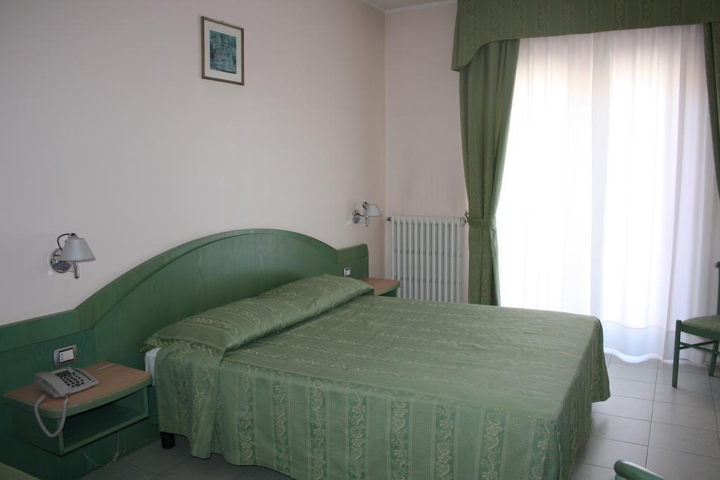 Hotel Grillo Nuoro  Pokój zdjęcie